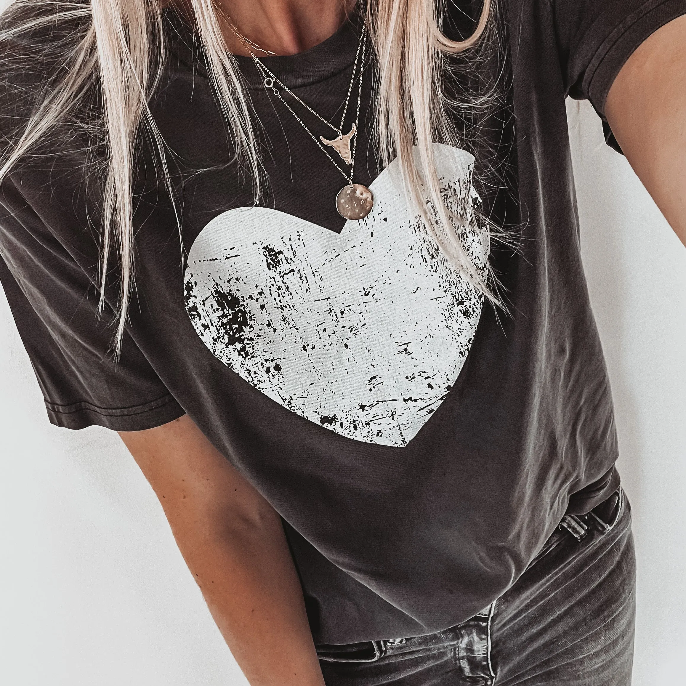 Heart vintage black boyfriend tee