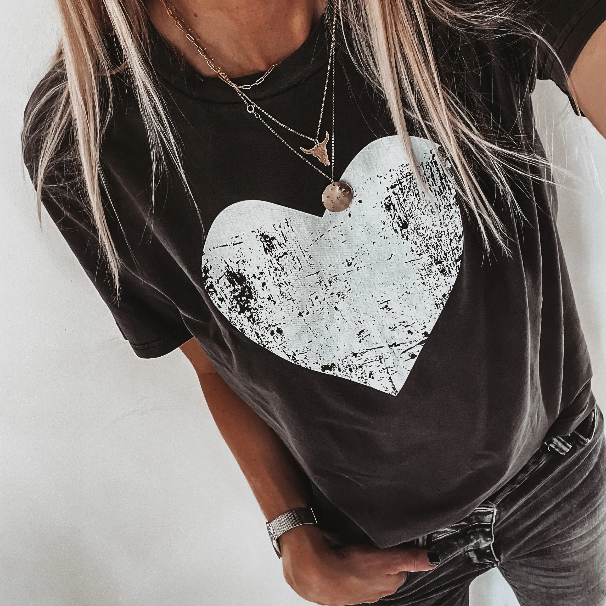 Heart vintage black boyfriend tee