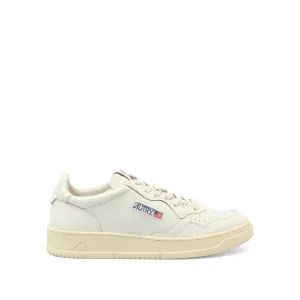 Medalist Low Sneakers in White/White