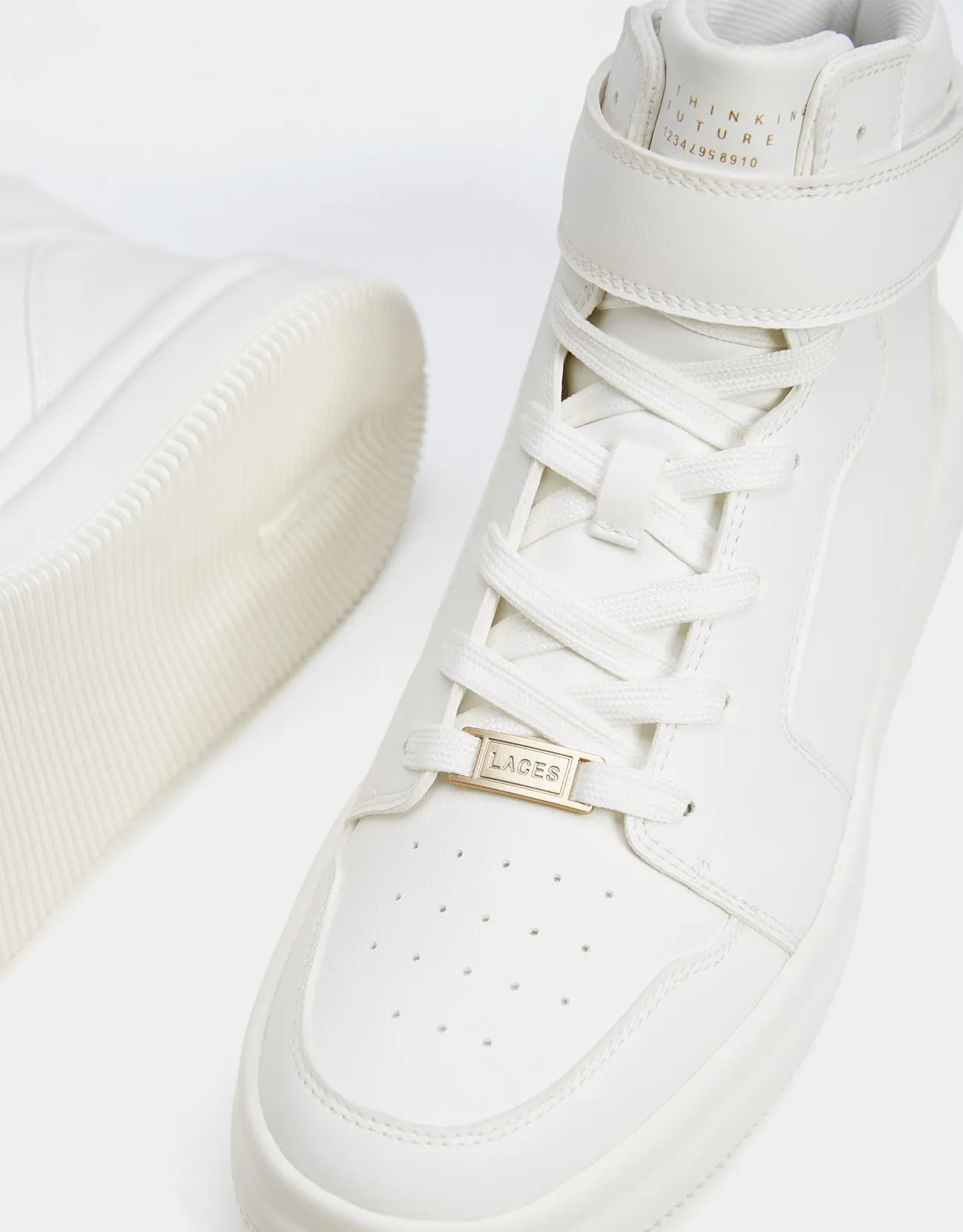 Men’s basketball high-top trainers