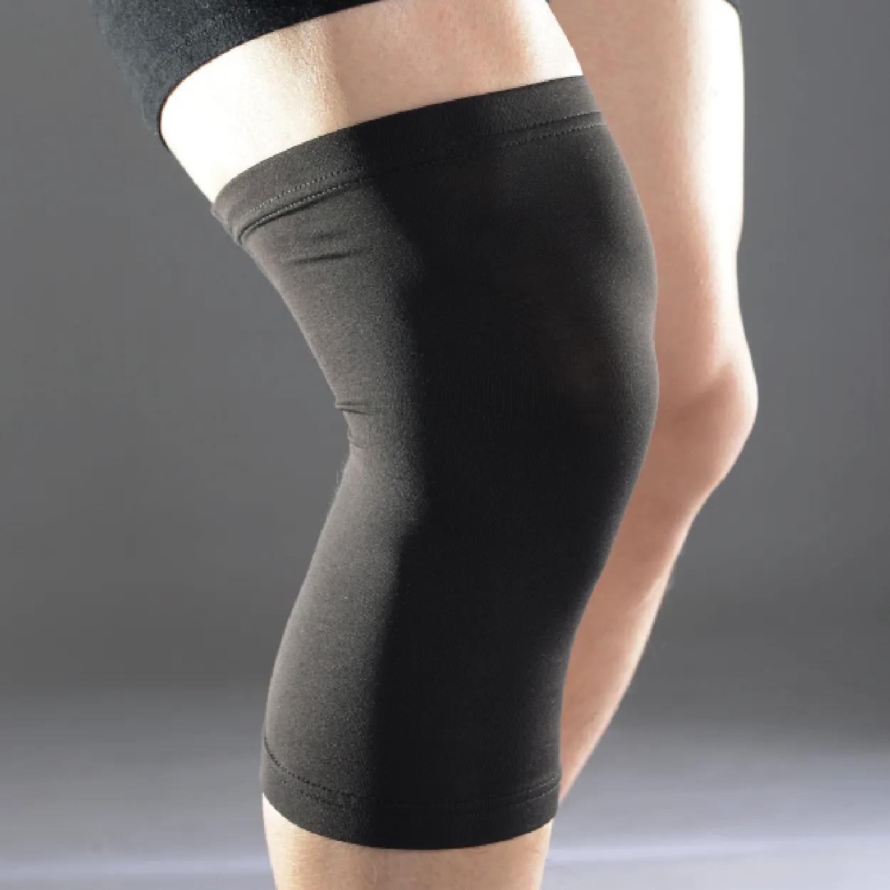 Neoprene Compression Knee Support - S/M