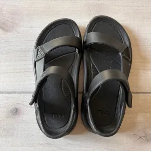 NWOT Teva Black Velcro Hurricane Drift Sandals