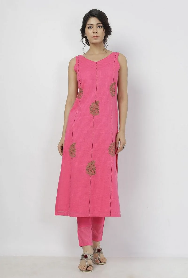 Set of 2: Raisa Pink Floral Hand-Block Printed Kota Straight Fit Sleeveless Kurta and Plain Cotton Pants with kota border