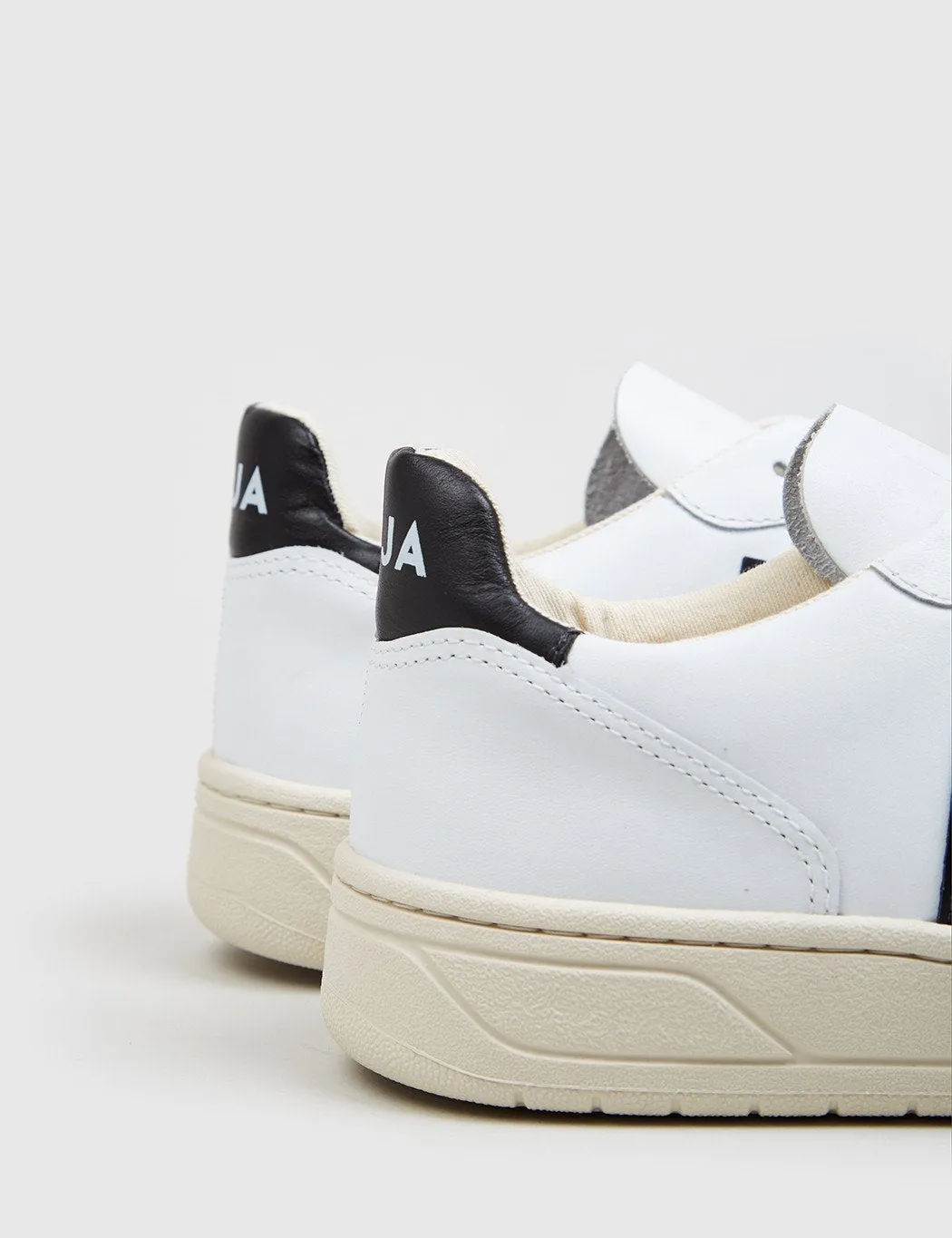 Veja V-10 Leather Trainers - Extra White/Black